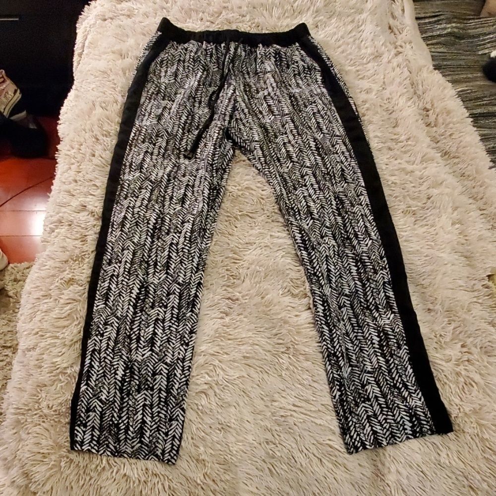 Black and white Vince Camuto pants size L